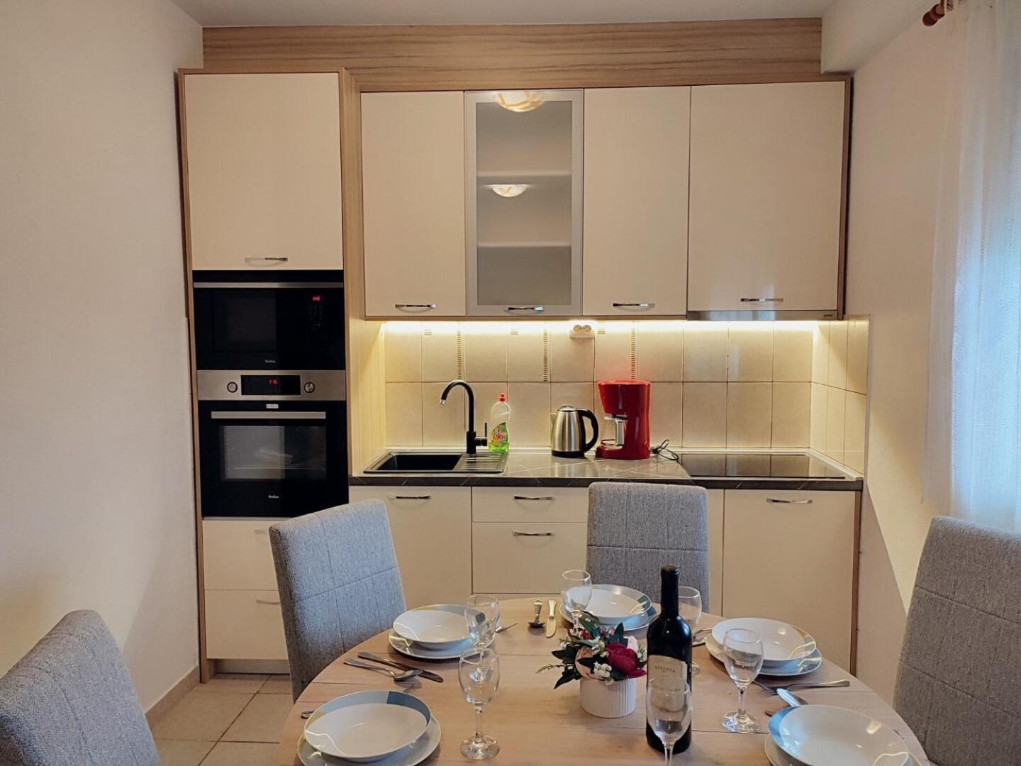 Apartment Slaven Vinišće Exteriör bild
