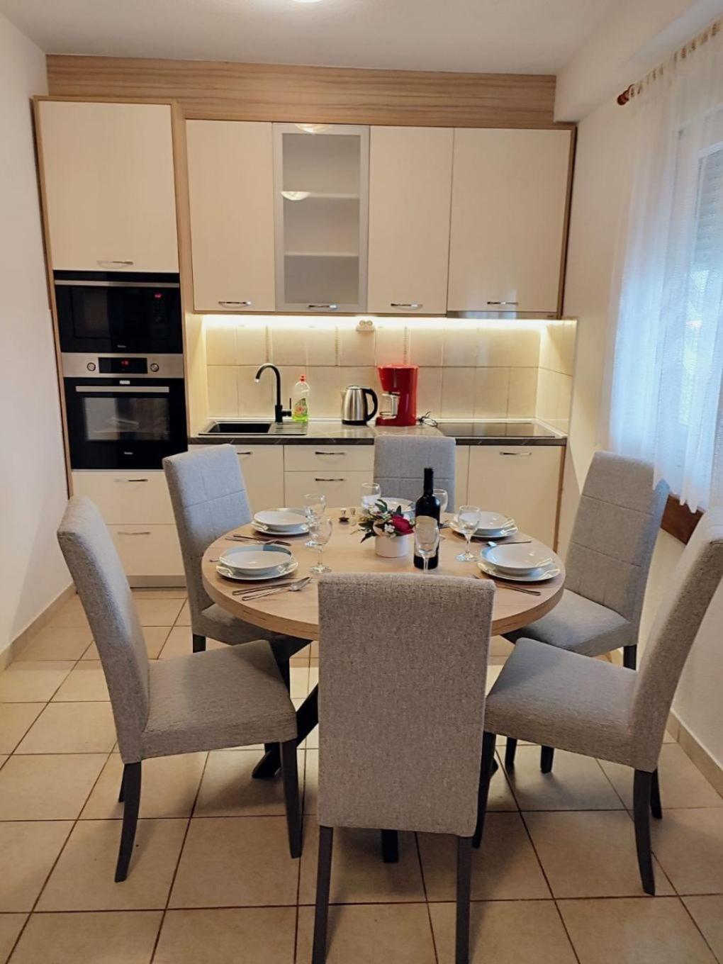 Apartment Slaven Vinišće Exteriör bild