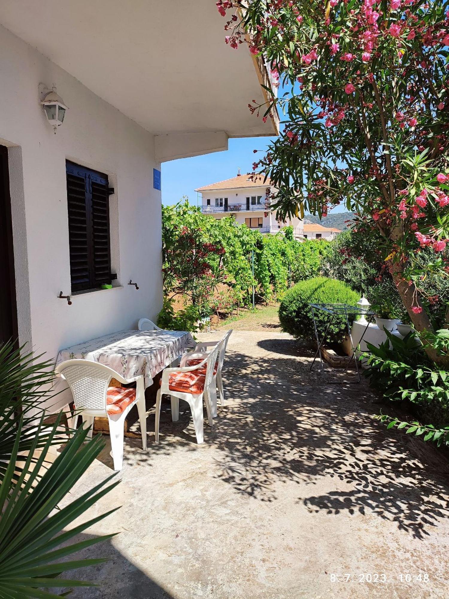 Apartment Slaven Vinišće Exteriör bild